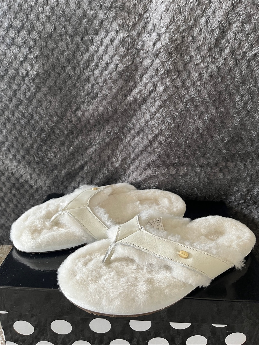 Australian LUXE collective White leather and shearling Fur Thong Sandals